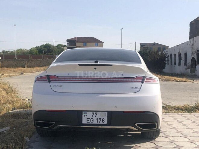 Lincoln MKZ-2
