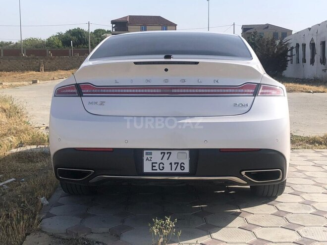 Lincoln MKZ-12