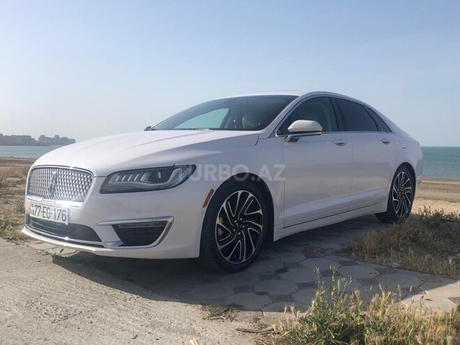 Lincoln MKZ-11