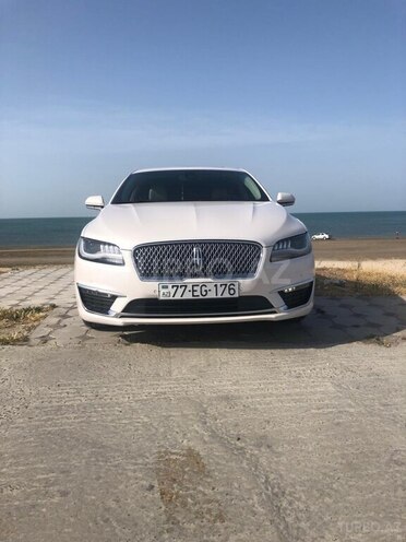 Lincoln MKZ-1
