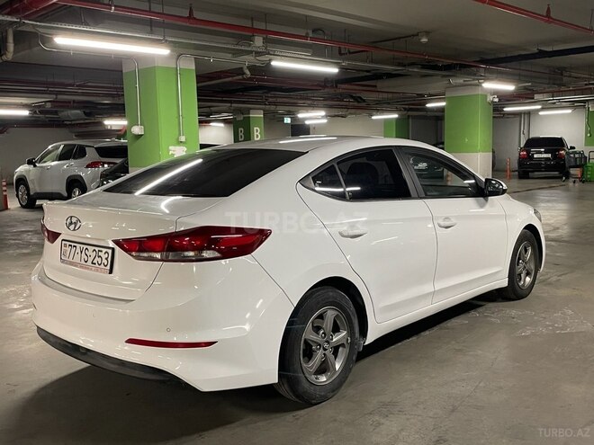 Hyundai Avante 2018, 185,000 km - 1.6 l - Bakı