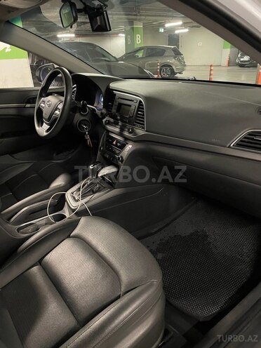 Hyundai Avante 2018, 185,000 km - 1.6 l - Bakı