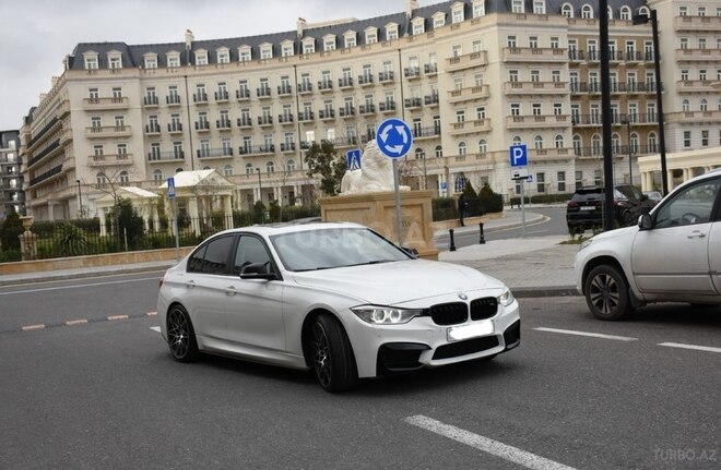BMW 320-1