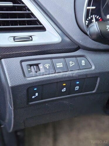 Hyundai Santa Fe-13