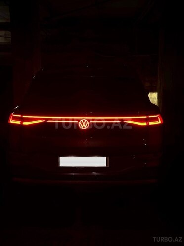 Volkswagen ID.6 X-17
