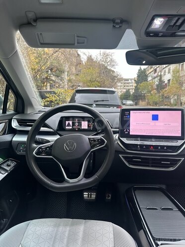 Volkswagen ID.6 X-15