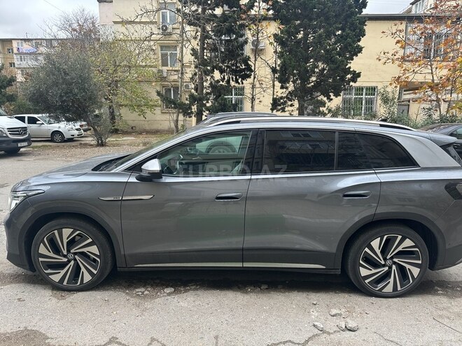 Volkswagen ID.6 X-10