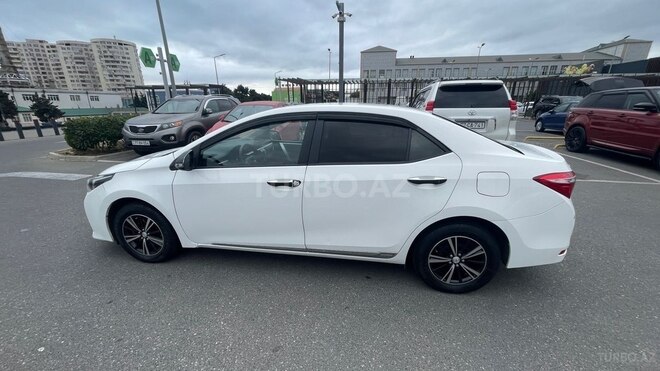 Toyota Corolla 2015, 196,000 km - 1.6 l - Bakı