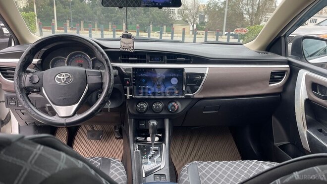 Toyota Corolla 2015, 196,000 km - 1.6 l - Bakı