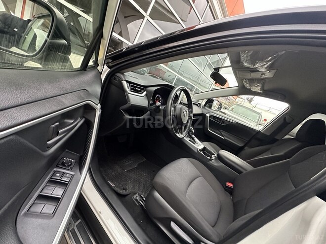 Toyota RAV4 2020, 29,500 km - 2.0 l - Bakı