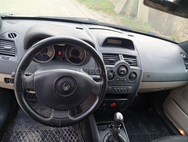Renault Megane-15