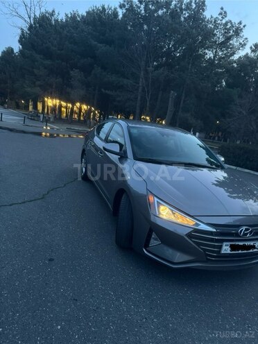 Hyundai Elantra-5
