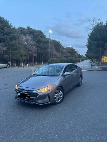 Hyundai Elantra-2