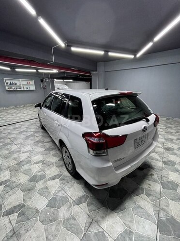 Toyota Corolla Fielder-5