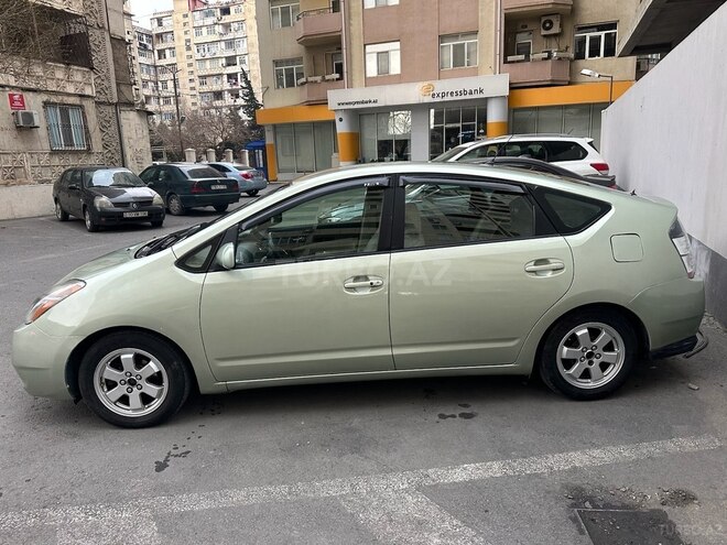 Toyota Prius-2