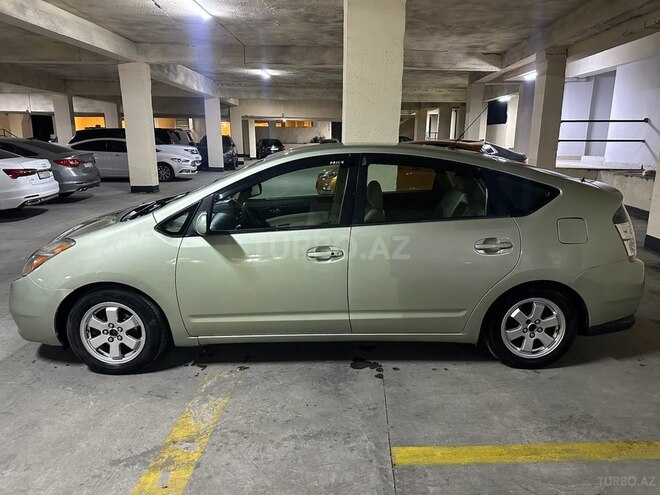 Toyota Prius-8