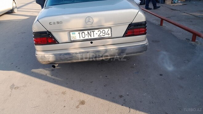 Mercedes E 230 1988, 324,000 km - 2.3 l - Bakı