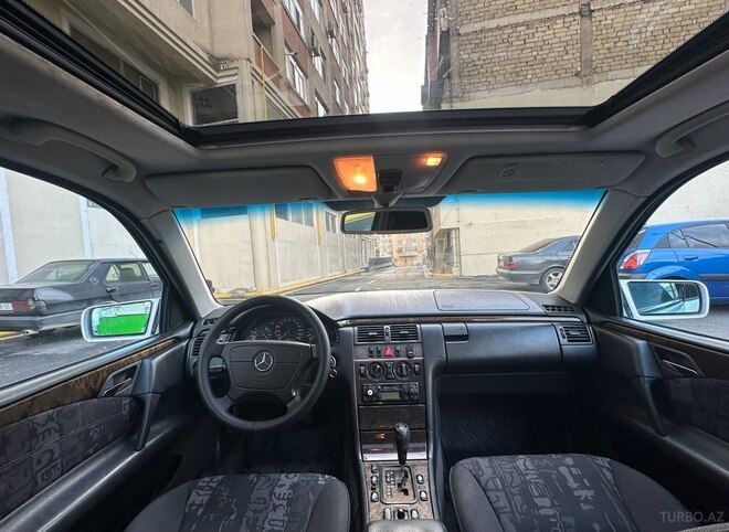 Mercedes E 240 1999, 289,317 km - 2.4 l - Bakı