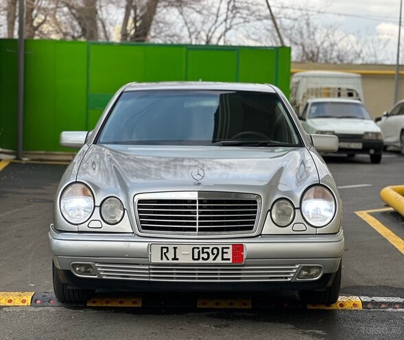 Mercedes E 240 1999, 289,317 km - 2.4 l - Bakı