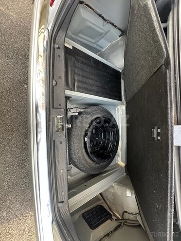 Mercedes E 240 1999, 289,317 km - 2.4 l - Bakı