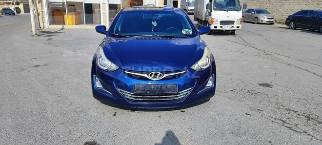 Hyundai Elantra-1