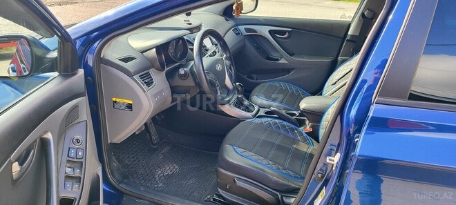 Hyundai Elantra-8