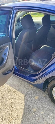 Hyundai Elantra-9