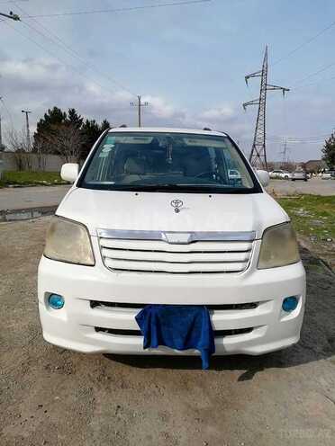 Toyota Noah 2004, 390,000 km - 2.0 л - Bakı