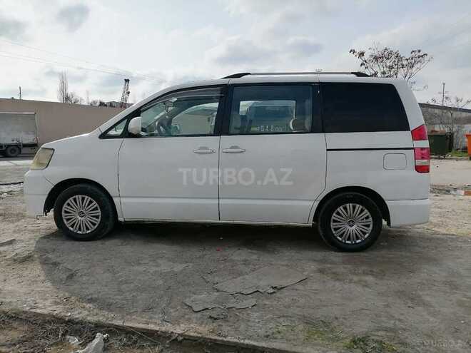 Toyota Noah 2004, 390,000 km - 2.0 л - Bakı
