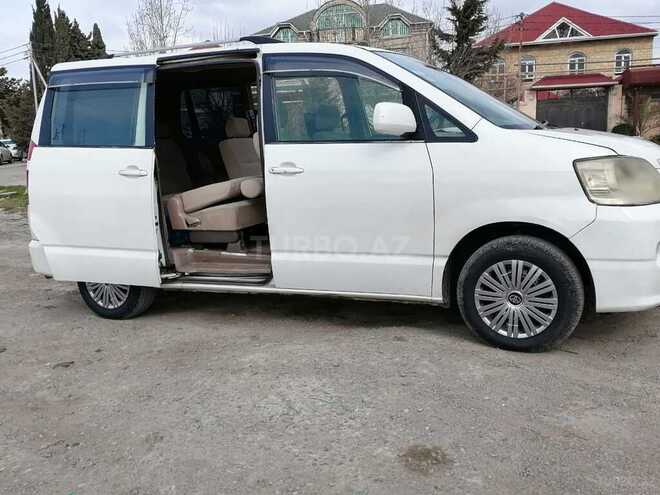 Toyota Noah 2004, 390,000 km - 2.0 л - Bakı