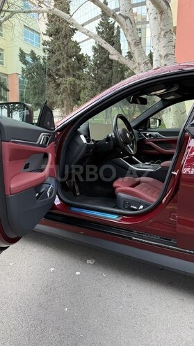BMW i4-8