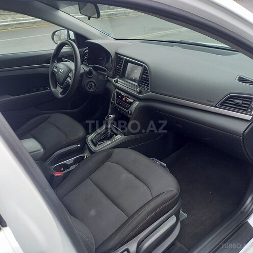Hyundai Elantra 2017, 118,000 km - 2.0 л - Qəbələ