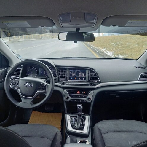 Hyundai Elantra 2017, 118,000 km - 2.0 л - Qəbələ
