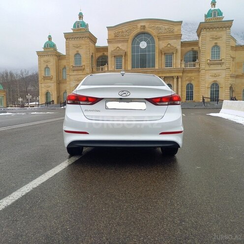 Hyundai Elantra 2017, 118,000 km - 2.0 л - Qəbələ