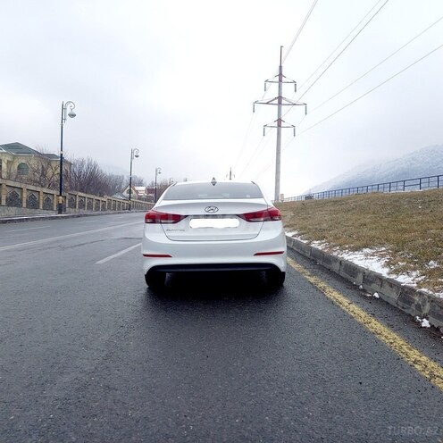 Hyundai Elantra 2017, 118,000 km - 2.0 л - Qəbələ