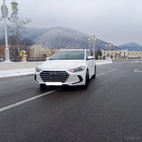Hyundai Elantra 2017, 118,000 km - 2.0 л - Qəbələ