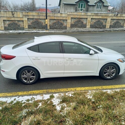 Hyundai Elantra 2017, 118,000 km - 2.0 л - Qəbələ
