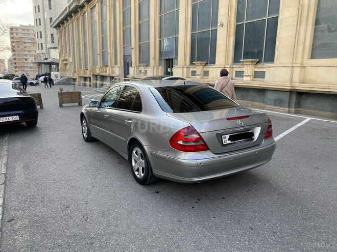 Mercedes E 270 2002, 290,000 km - 2.7 л - Bakı