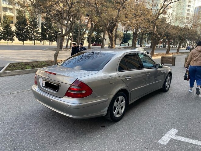Mercedes E 270 2002, 290,000 km - 2.7 л - Bakı