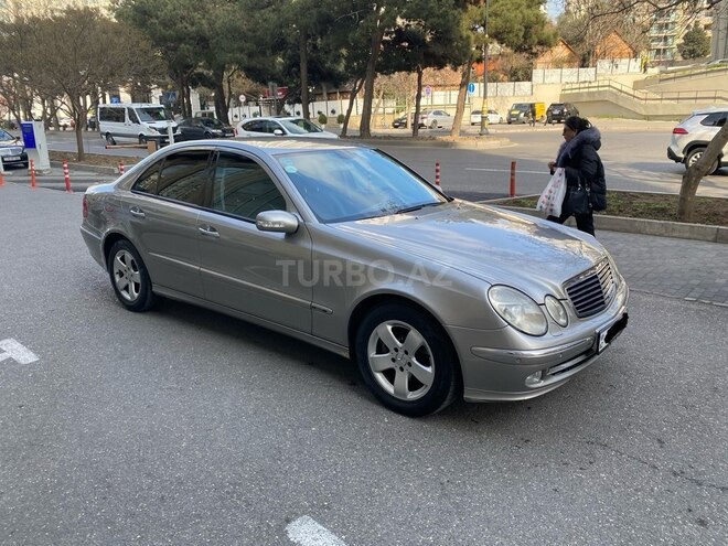 Mercedes E 270 2002, 290,000 km - 2.7 л - Bakı