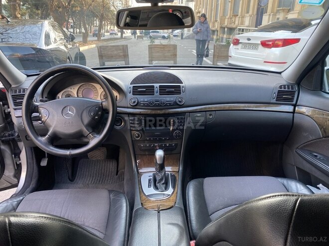 Mercedes E 270 2002, 290,000 km - 2.7 л - Bakı