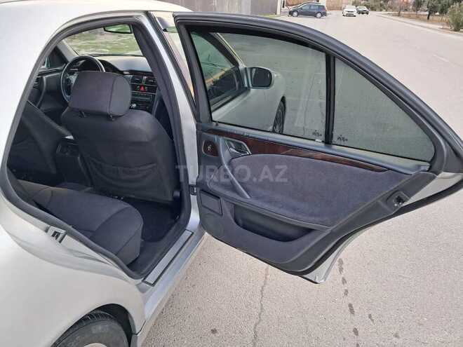 Mercedes E 200 2000, 279,600 km - 2.0 l - Bakı