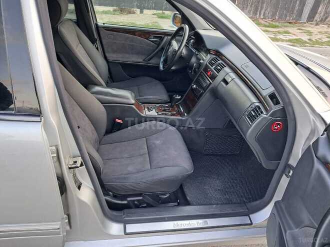 Mercedes E 200 2000, 279,600 km - 2.0 l - Bakı