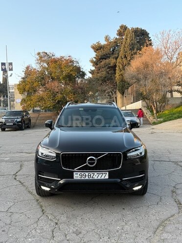 Volvo XC90-1