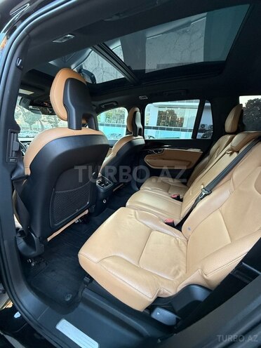 Volvo XC90-8