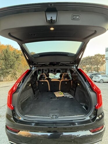 Volvo XC90-9
