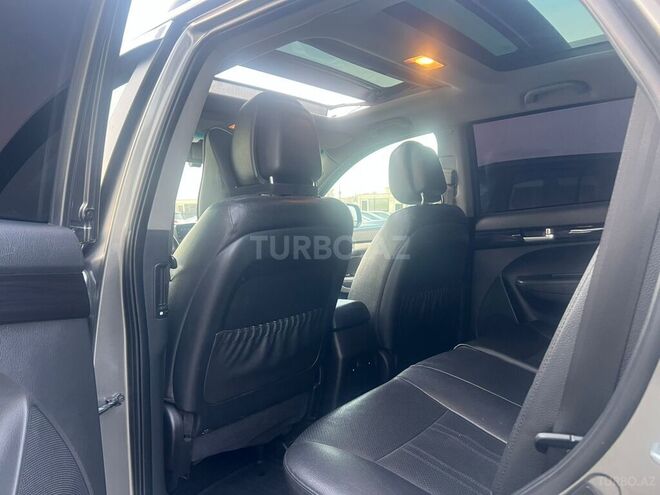 Kia Sorento-16