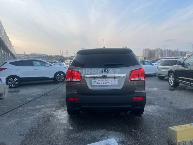 Kia Sorento-8