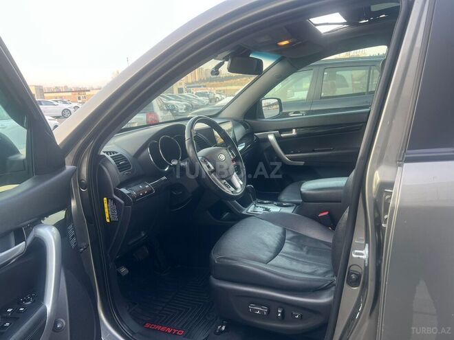 Kia Sorento-12