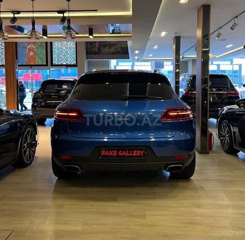 Porsche Macan-3
